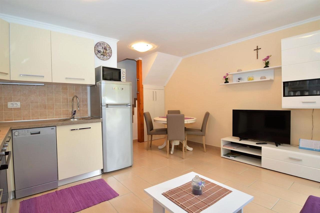 Apartment Hrasta Vrana  Exterior foto